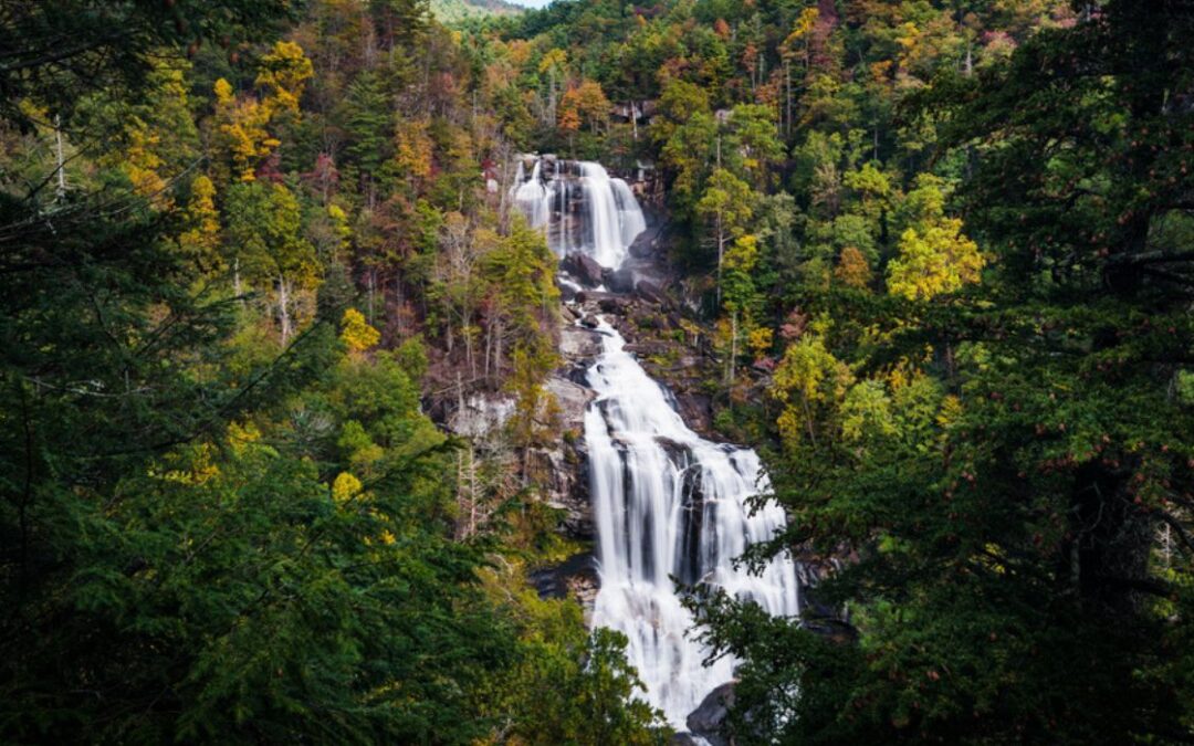 How To Hike North Carolina’s Largest Waterfall (With Tips)